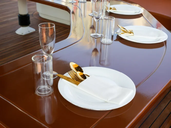 2Yacht Charter Page_400x300_Luxury Dining Cruises